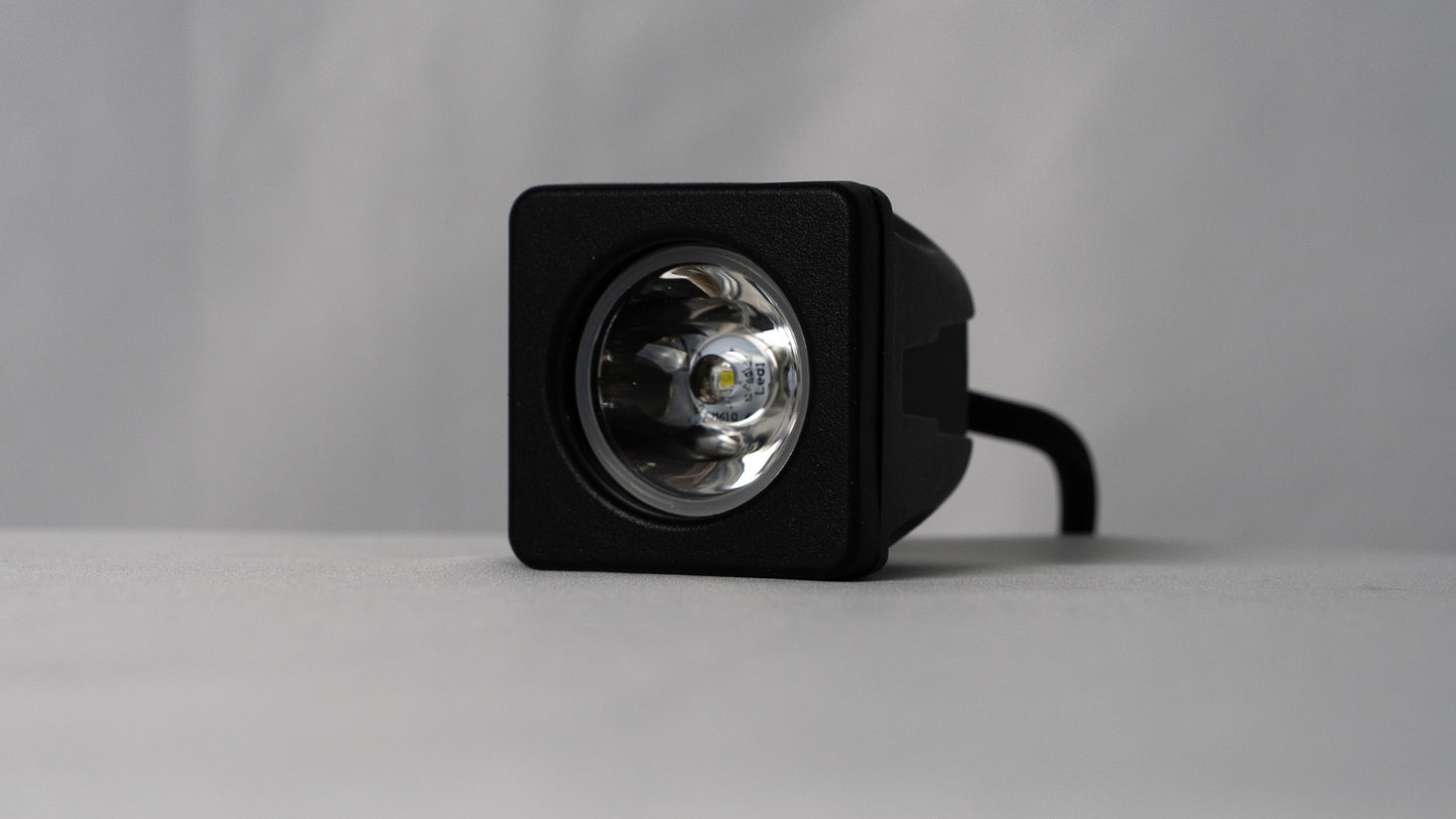 QUAKE LED 2" SQUARE QUANTUM SERIES LED LIGHT SPOT, BLACK